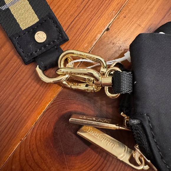 Black and Gold Dual Pouch Wristlet - Picture 4 of 5